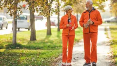 Proč byste měli chodit i po 45. roce života a jak začít správně chodit?