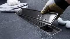 Čištění sprchového odtoku vlastníma rukama v několika krocích