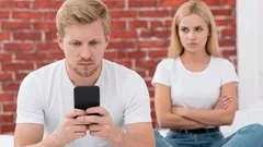 Jak rozpoznat nevěru: odhaleny 4 varovné příznaky milovníka románků na straně