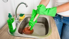 5 rychlých triků na odstranění zápachu z kuchyňského dřezu, které můžete použít ještě dnes