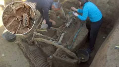 Archeologové byli zmateni, když otevřeli víko římské hrobky, která byla zapečetěna po dobu 1700 let.